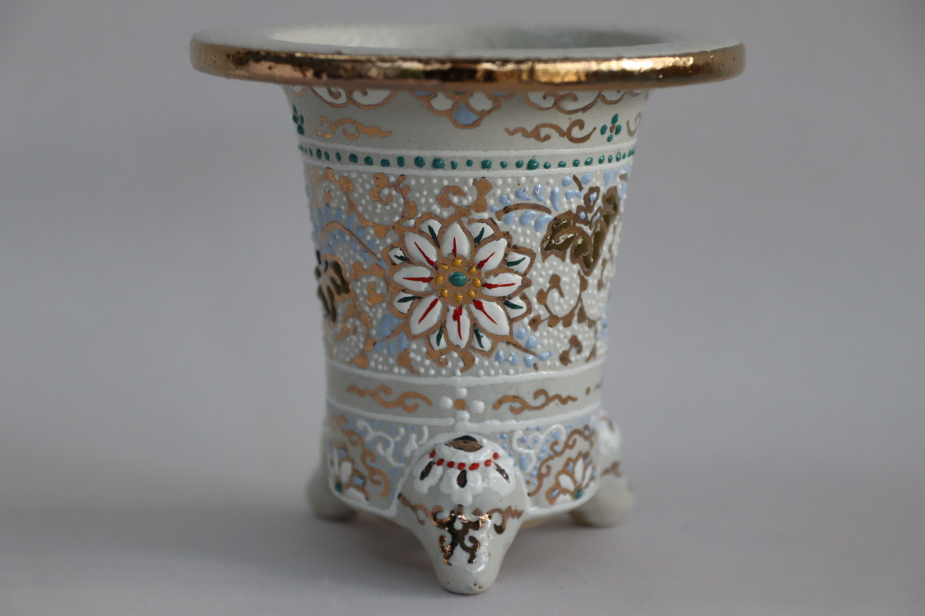 2437,白地 華唐草 外径約10.8cm　【希望価格48,000円→大特価！】特級　梅花サイン