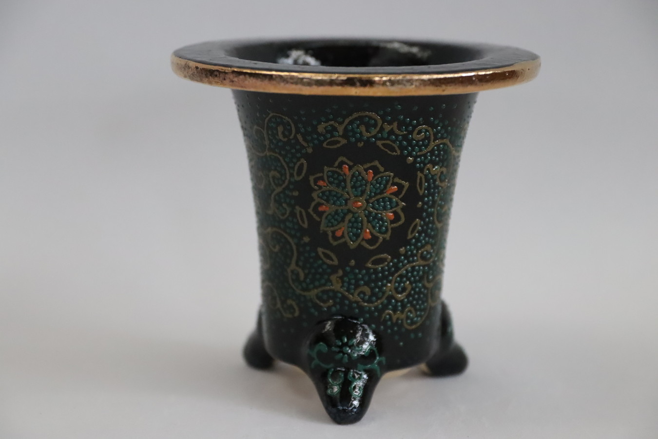 2009,華唐草　萬年青楽鉢 　外径約10.5cm　梅花サイン　窯きず特価！
