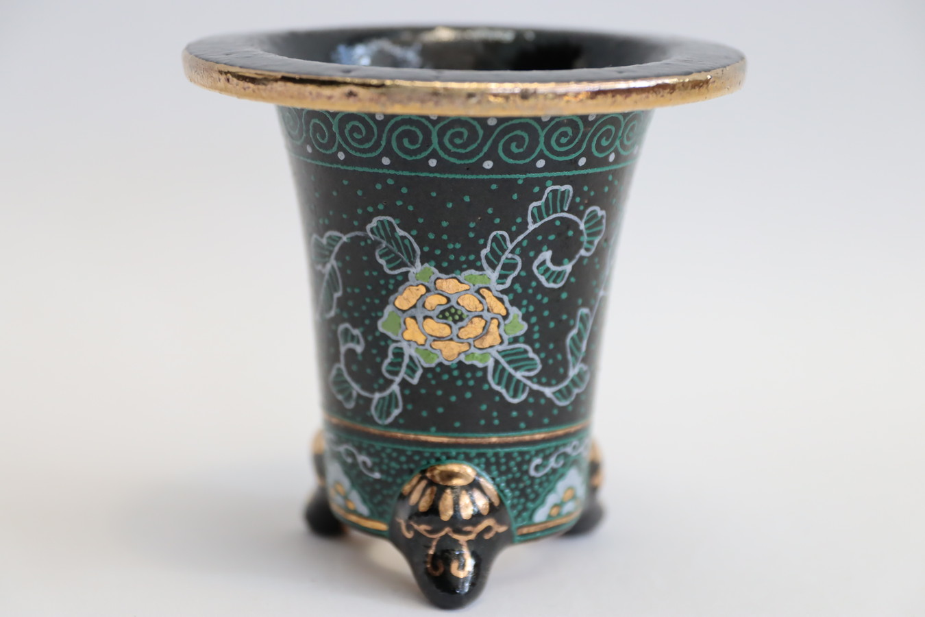 2457, 華唐草 特  外径約9.2cm　華サイン　この金額で華さんのサインのものが買える