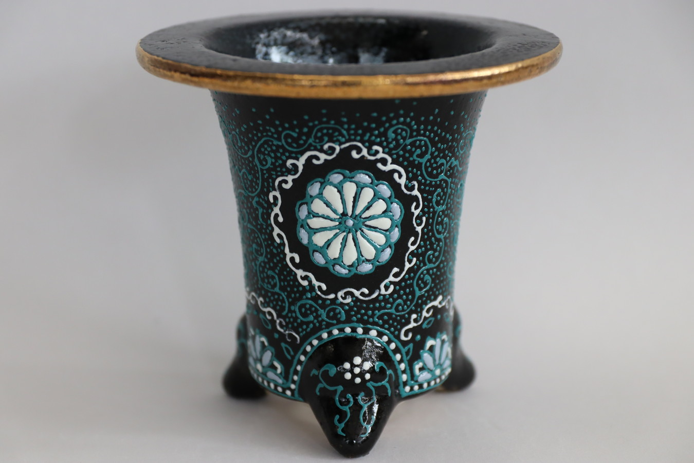 2577,菊花唐草　萬年青錦鉢　外径約10.5cm　梅花サイン　記念鉢？　流れの品？中古？新古？