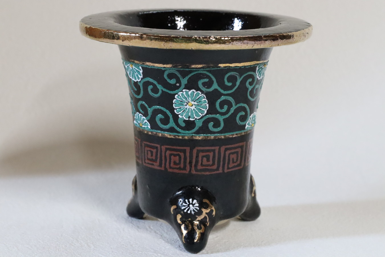 2085,古代華唐草雷紋　外径約10.3cm　豐明園古鉢写し　【送料無料】