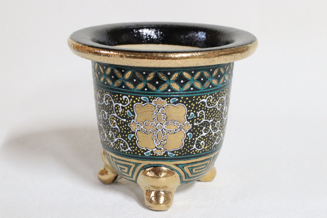 2651,カバー鉢 金華唐草 外径約11.1cm 高さ約9.6cm　非常に豪華！