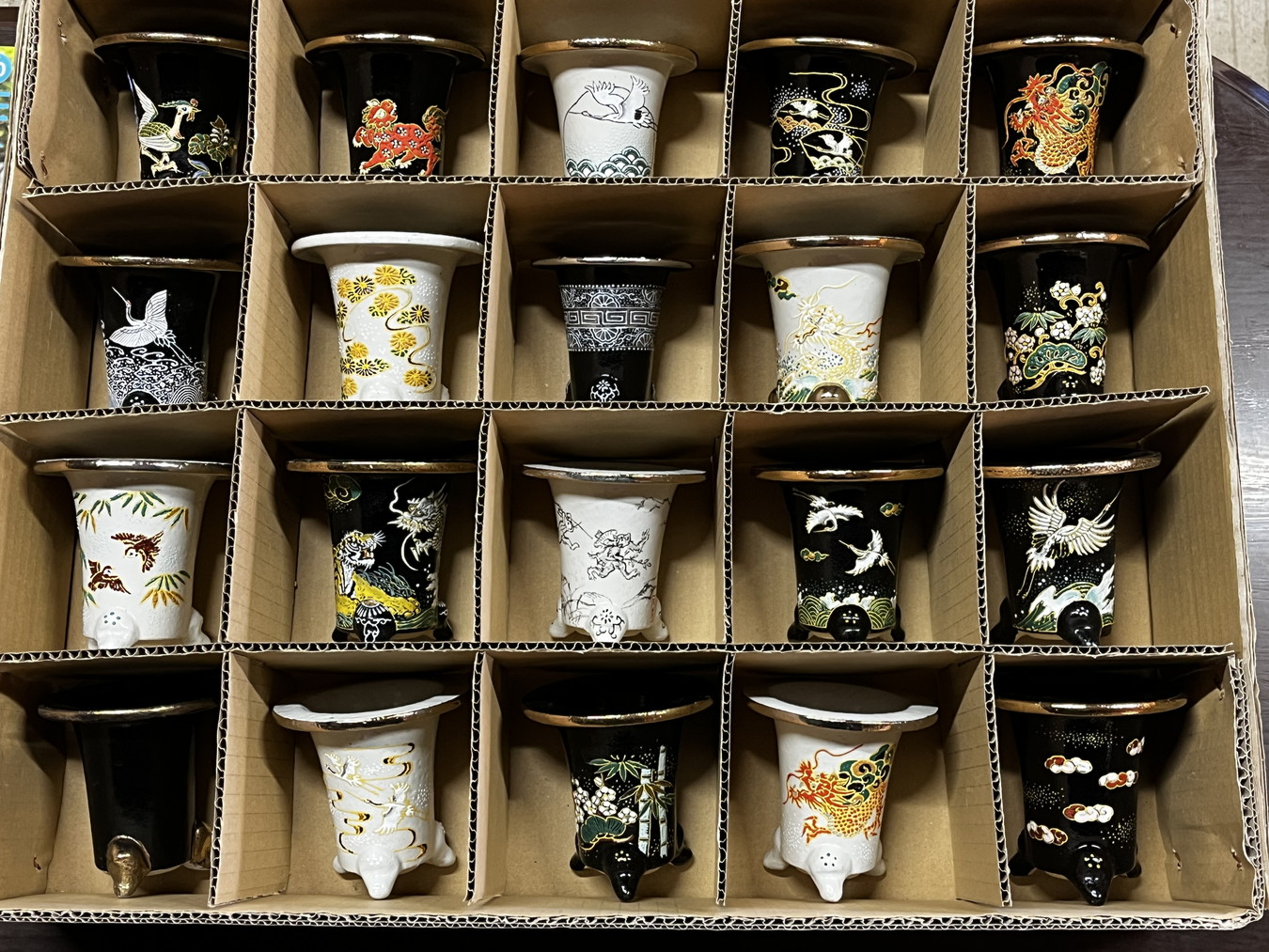 777,【ネット注文限定！】新春  2026感謝のお年玉プレゼント！※条件有り※錦鉢(最初の写真参照) or 萬年青の歴史 or 新刊 など